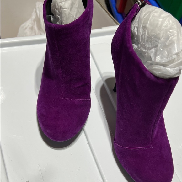 Reaction Kenneth Cole Vibrant Purple Heeled Boots - Picture 3 of 14